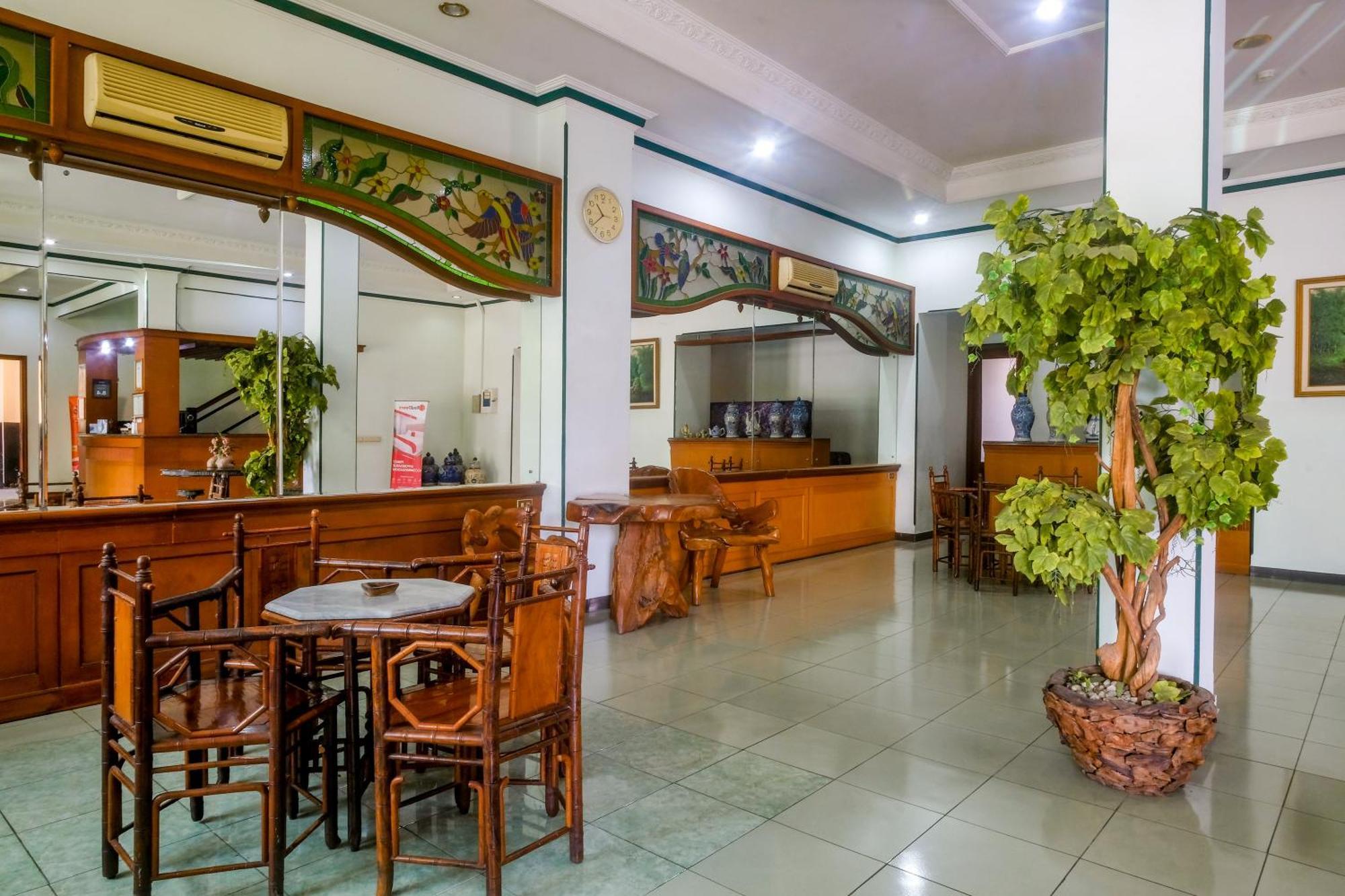 Reddoorz Near Xt Square Yogyakarta Hotell Exteriör bild